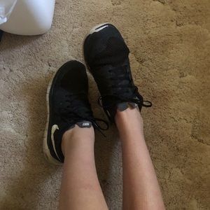 Nike Womens Gym Sneakers 8.5 Youth 7 Well Worn